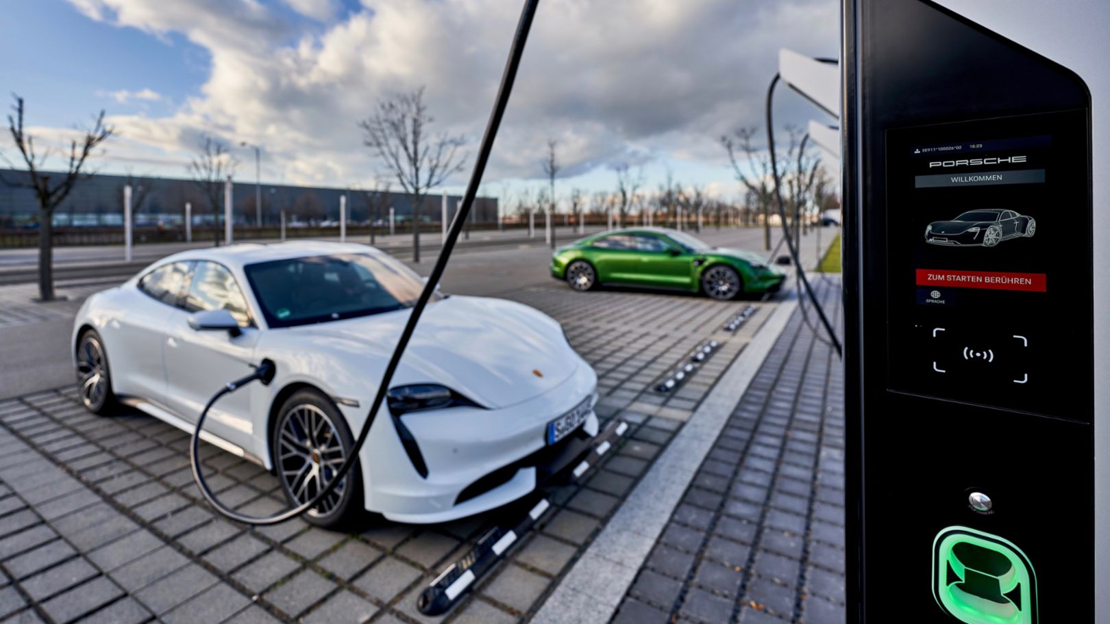Porsche Turbo Charging, Taycan Turbo, Taycan 4S, Rapid-charging park, Leipzig, 2020, Porsche AG