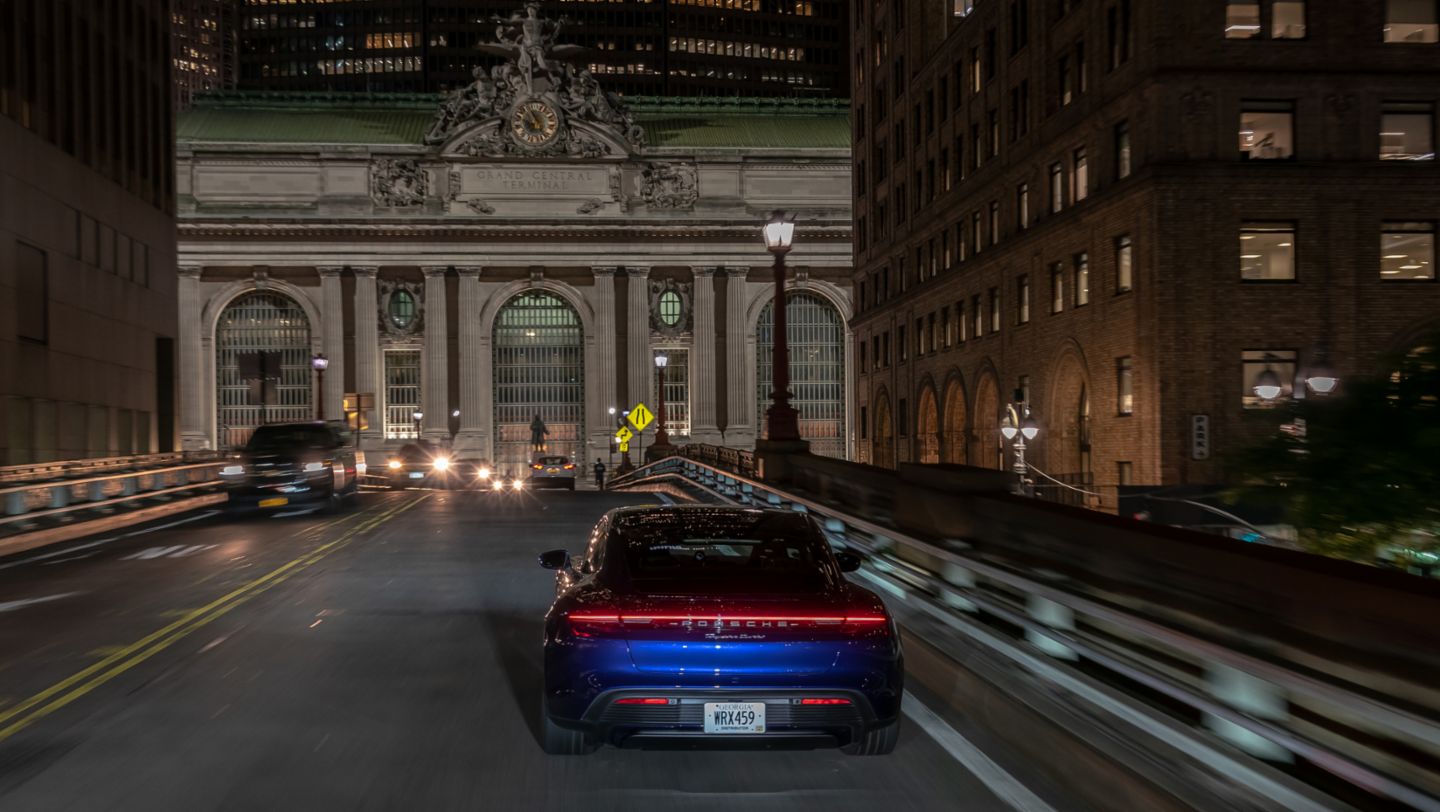 Taycan Turbo, New York, 2019, Porsche AG